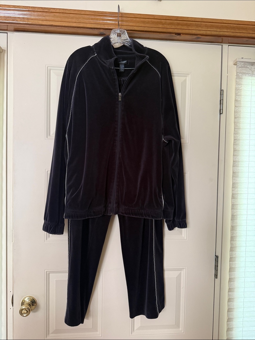Men's Black Velour Y2K / 90s Zip-Up Jacket and Joggers Set / Track Suit